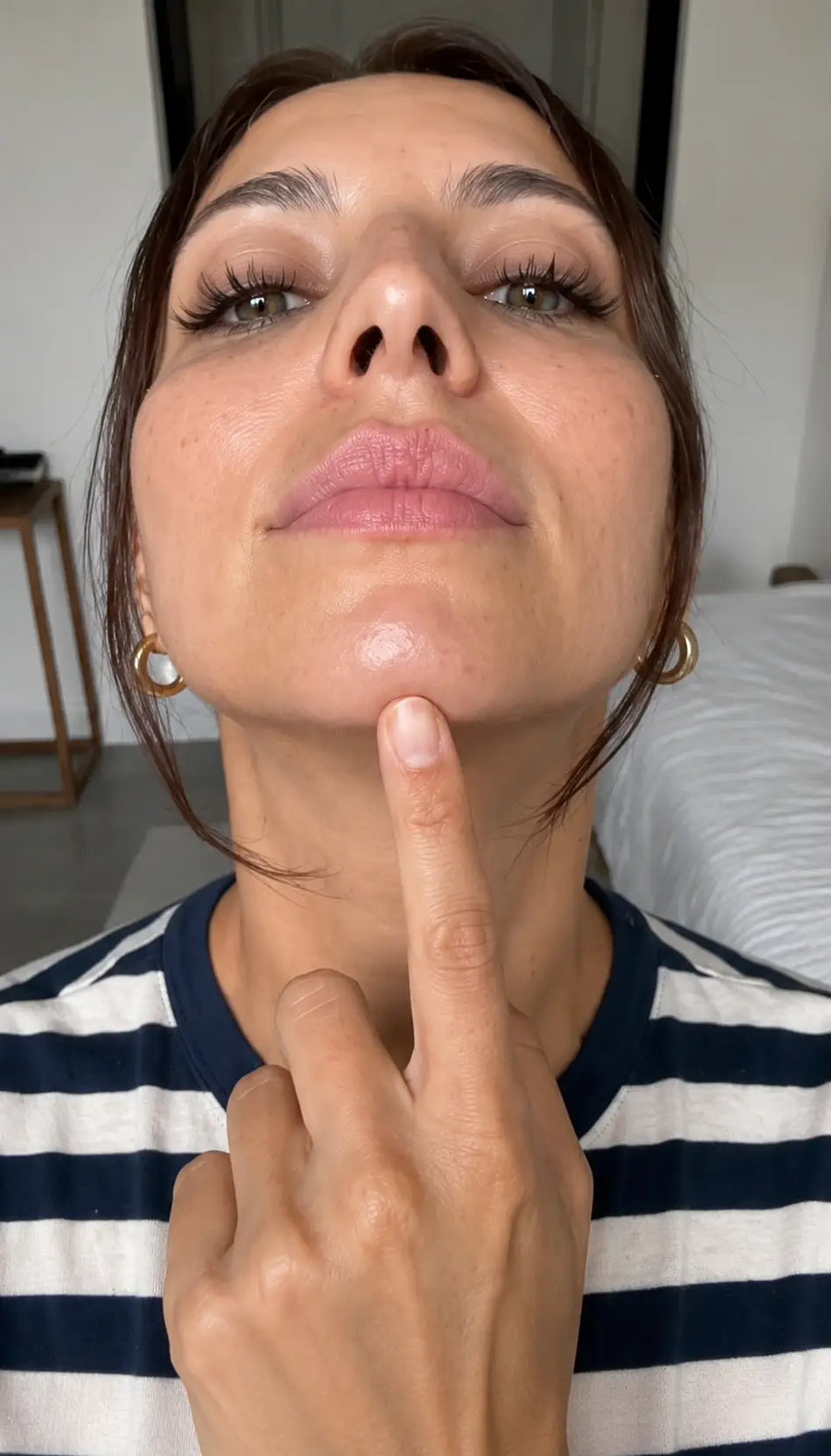 Siempre me daba pena que me vieran de cerca por el vello de la cara. Llevo dos meses usando Veluria y por primera vez en años me siento cómoda sin maquillaje. Mi autoestima cambió completamente.